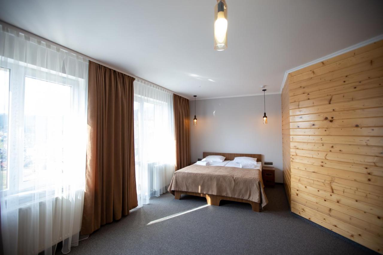 Hotel Князів Двір Bukovel Habitación foto